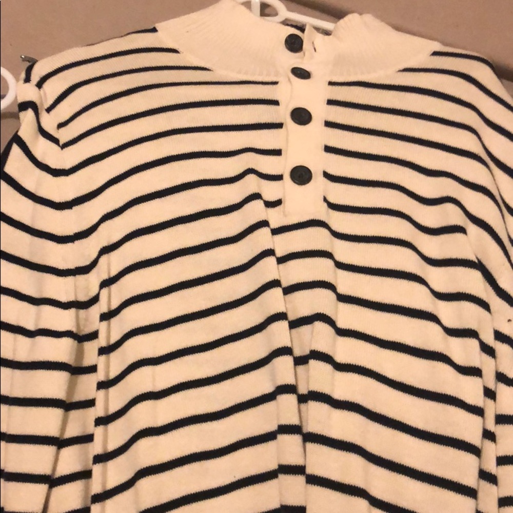 American Eagle turtle neck